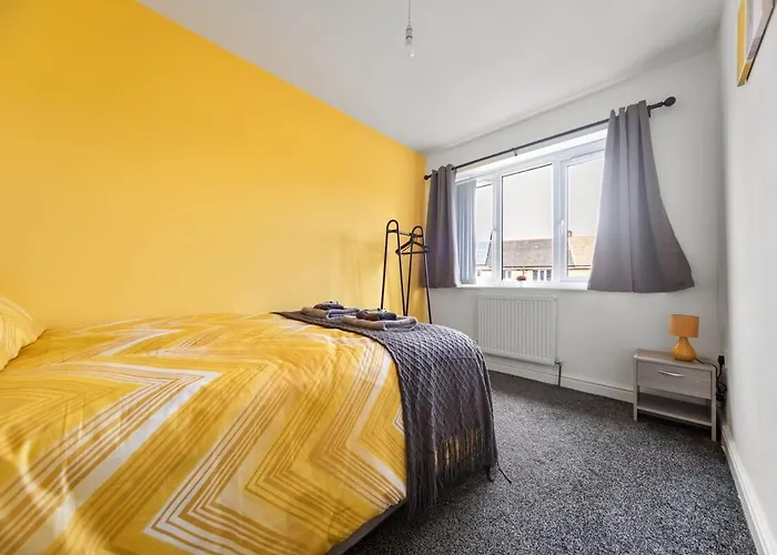 Lägenhet From - For Contractors Bradford (West Yorkshire)