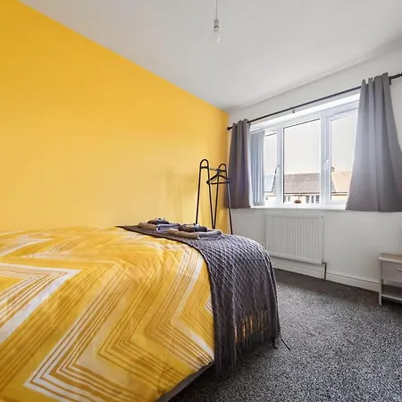 Apartmán From - For Contractors Bradford (West Yorkshire)